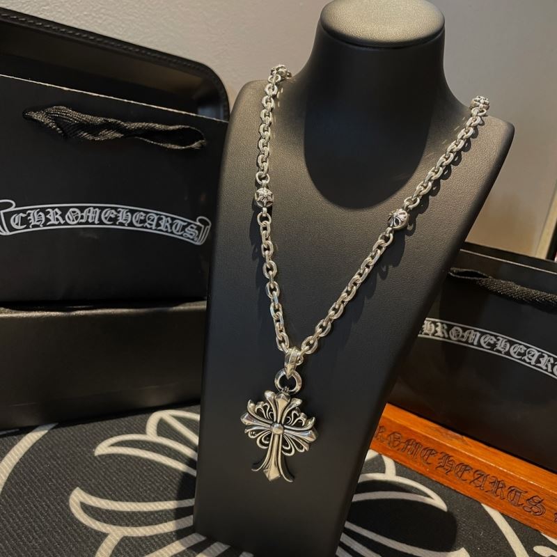 Ch*0me He**ts necklaces